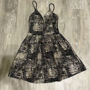 Dress black and gold small